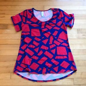 LulaRoe Classic Tee Patterned Size L